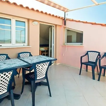 Apartment Lovely In With House Sea View
